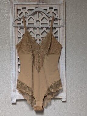 Pinsy Women's Sculpting Lace Shapewear Bodysuit - Beige Size XL Pin Up Feminine